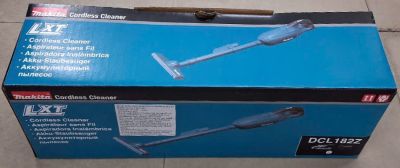 Máy hút bụi dùng pin 18V Makita DCL 182Z (chưa bao gồm pin và sạc)